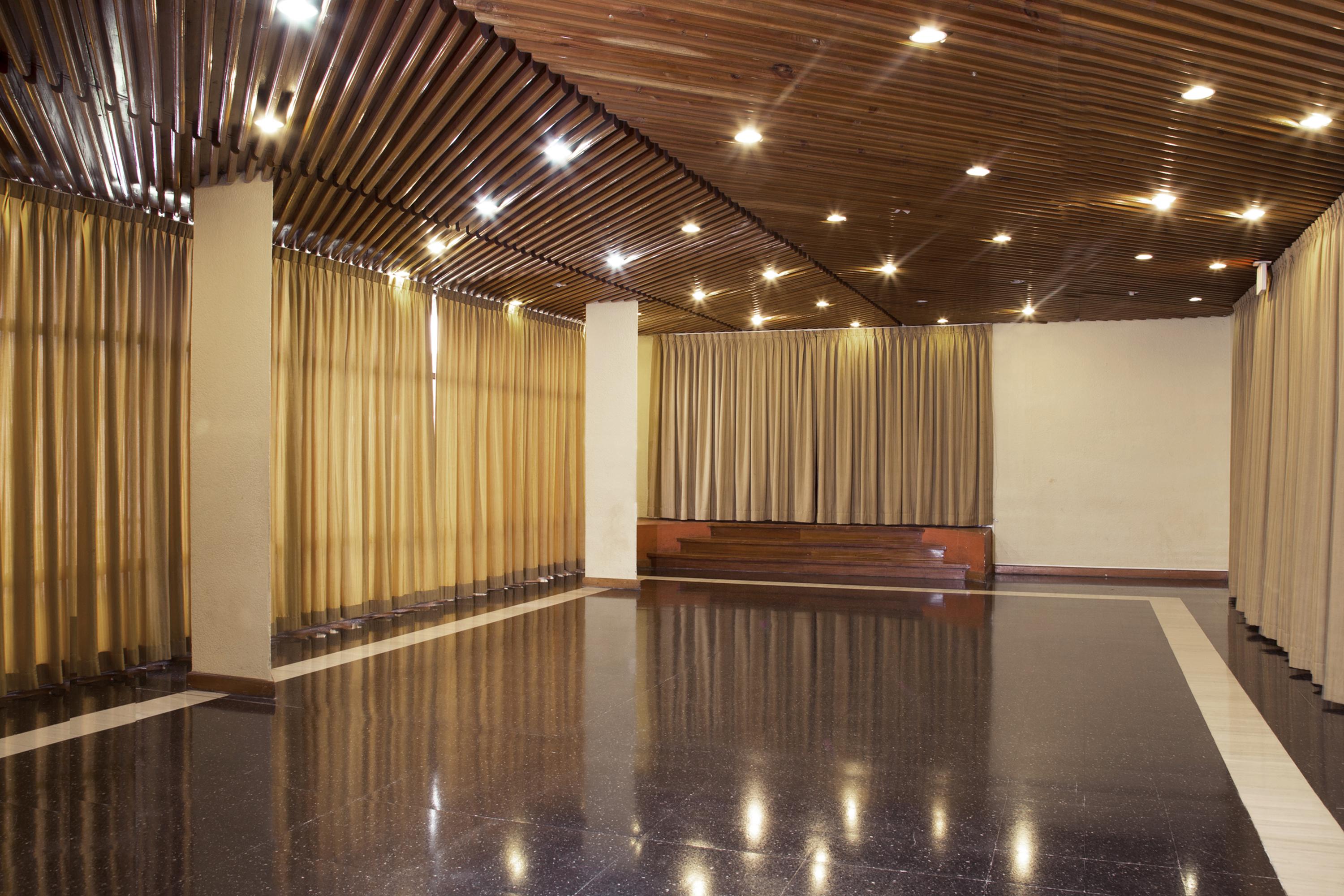 Conquistador & Conference Center Hotel 4*